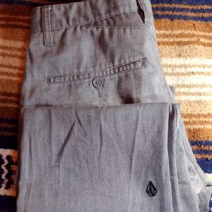 * VINTAGE *Volcom Corpo Class Flat Front Chino Skate Pants Perfectly Faded Gray